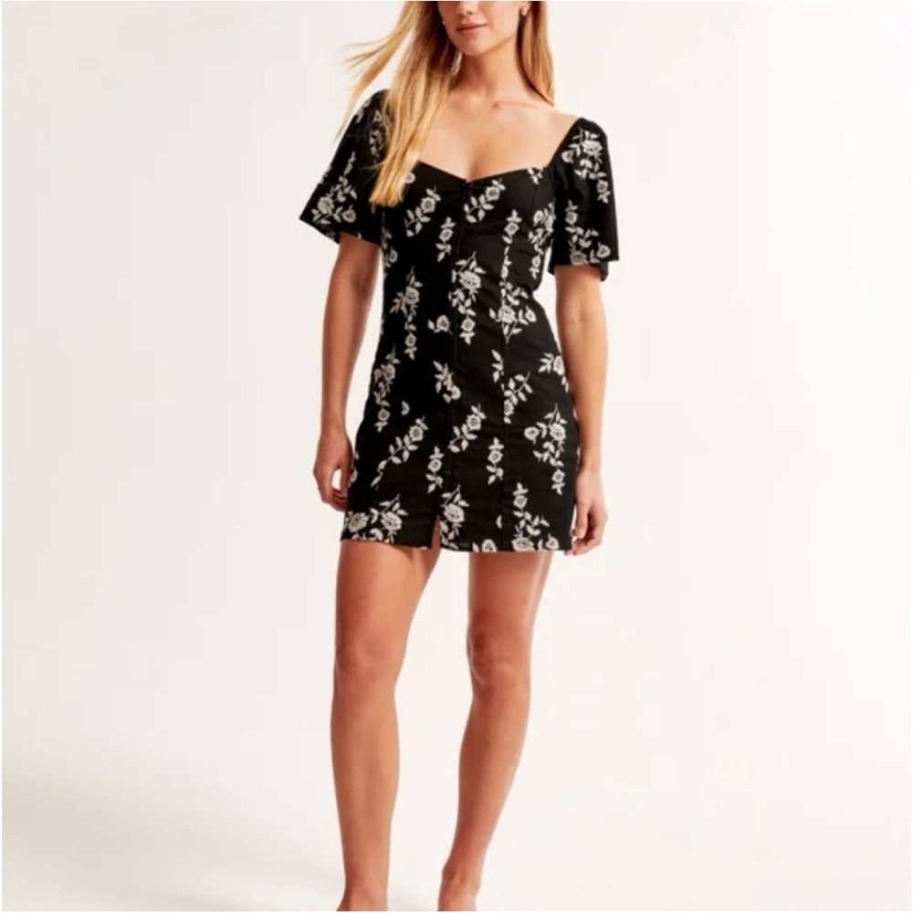 Abercrombie & Fitch Black and White Floral Sweetheart Mini Dress